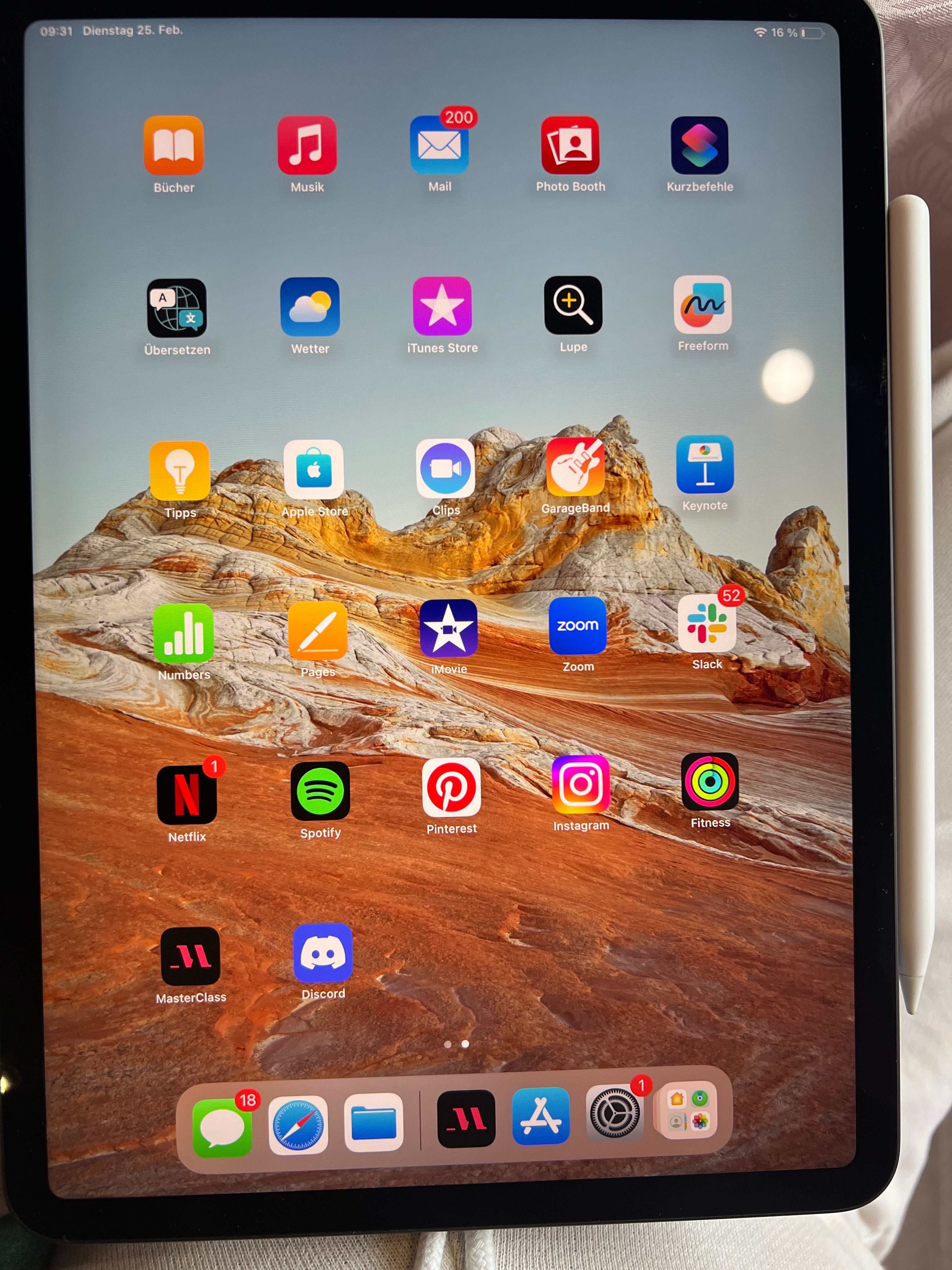 iPad Pro (2nd gen.) 128 GB с оригинал калъф и Apple Pencil