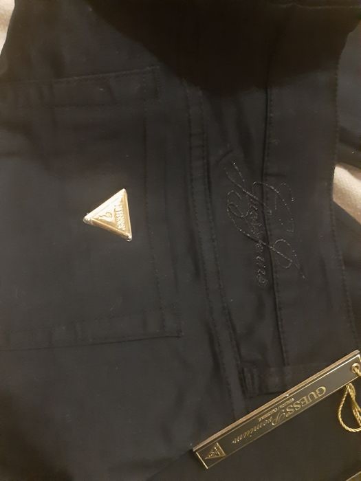 pantaloni GUESS 100% originali proveniență Italia blue jeans, pret fix