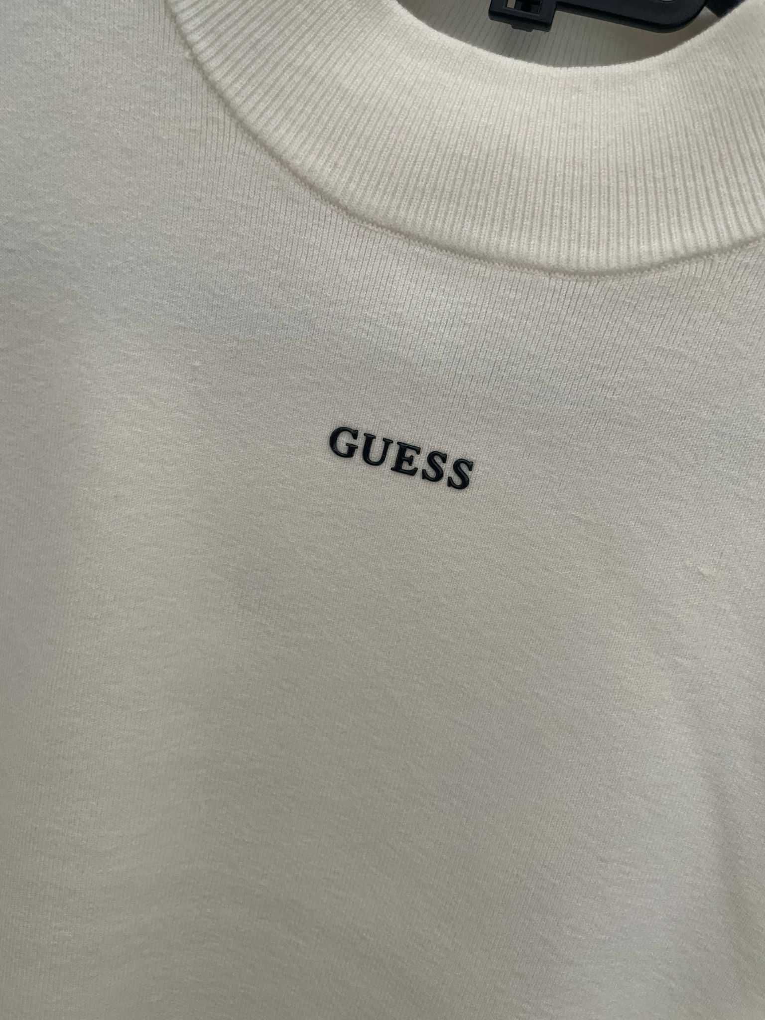 Compleu dama Guess nou cu eticheta