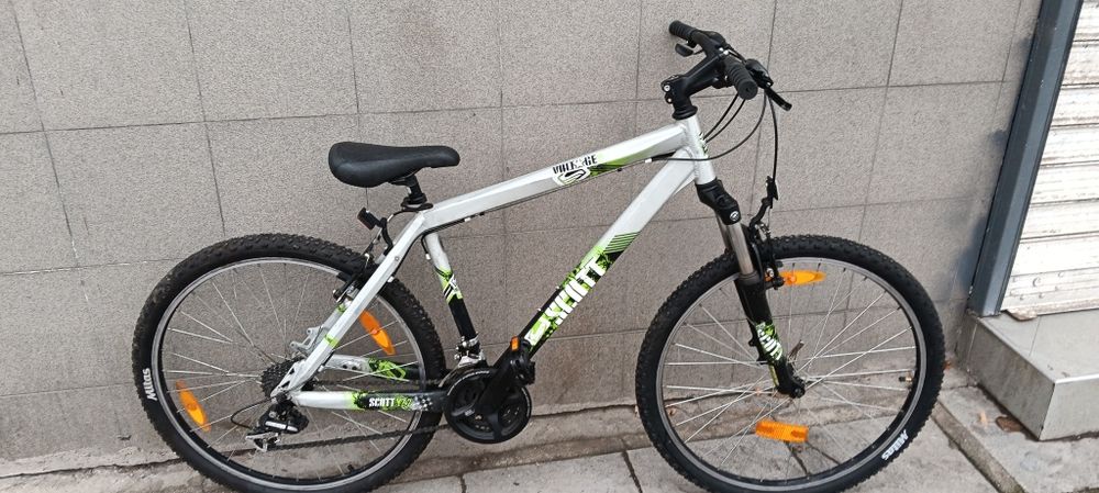 Продавам алуминиев велосипед  Scott 26 цола,L