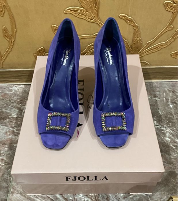 Продам замшевые итальянские туфли