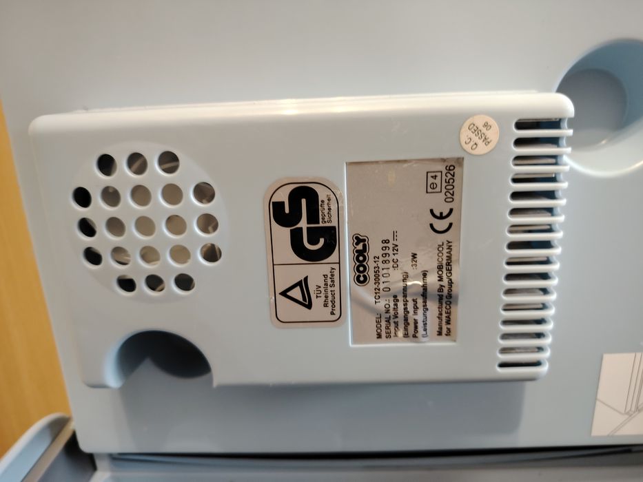 Хладилна чанта Cooly 12v.