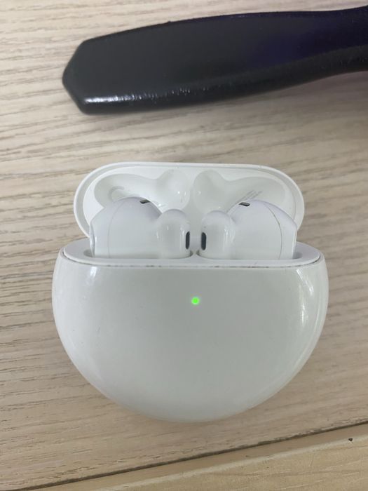 СРОЧНО ПРОДАМ наушники huawei