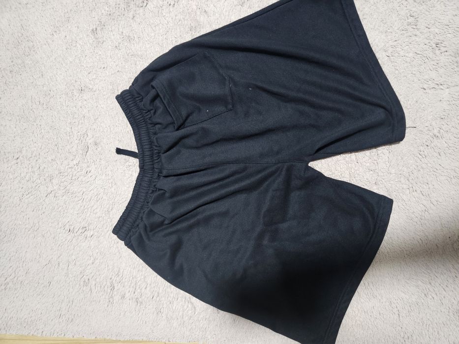 Vand Pantaloni Scurti