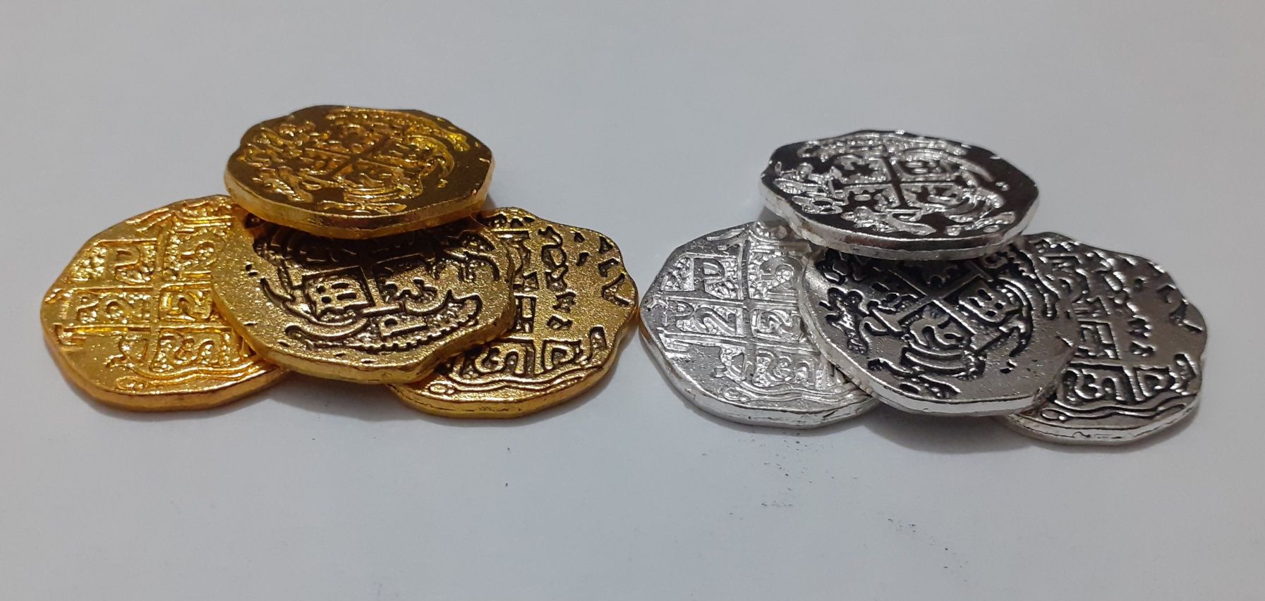 ПИРАТСКО СЪКРОВИЩЕ. Реплики на антични испански монети -злато и сребро
