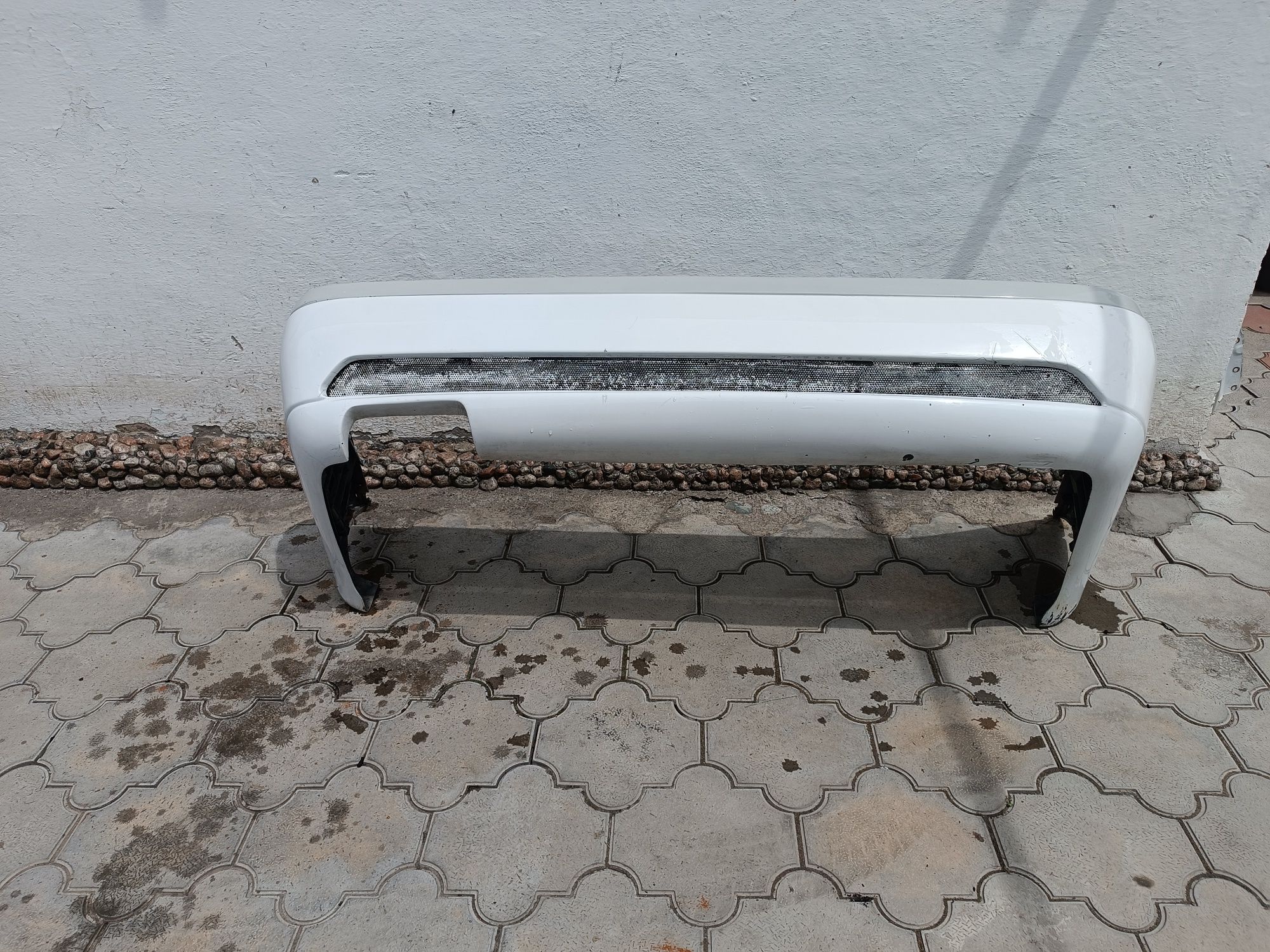 Продам зданий бампер Мерседес w202