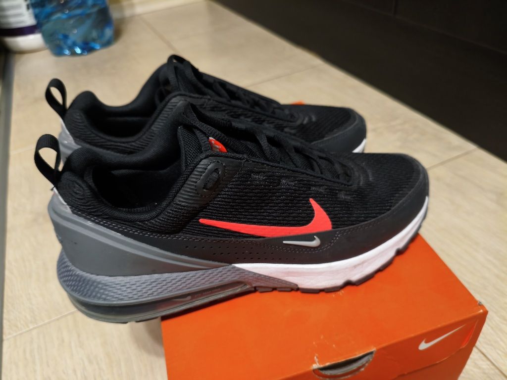 Маратонки Nike N 40 - 100 лв.
