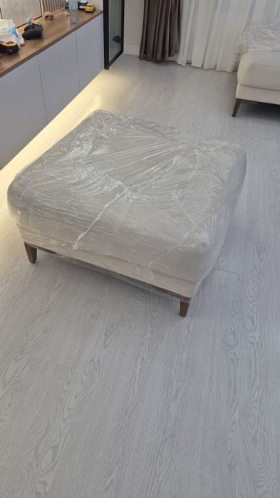 Пуфик для дивана новый!!