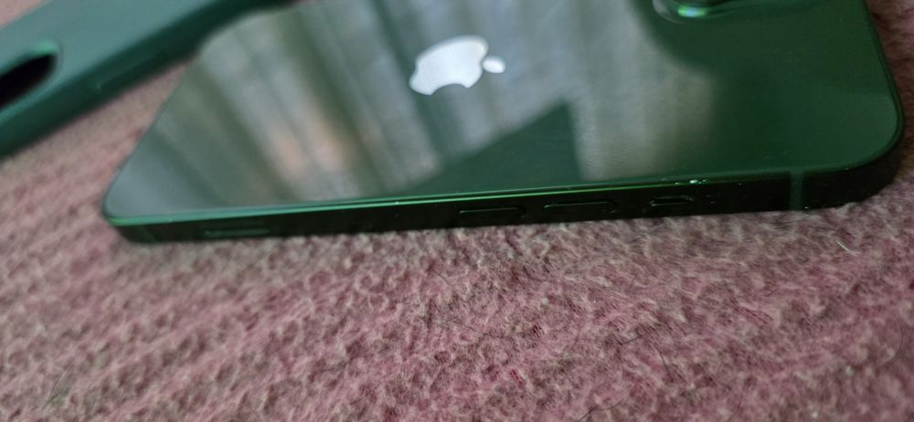 iPhone 13 Green 128GB 89% battery-неразличим от нов!ПЪЛЕН КОМПЛЕКТ!