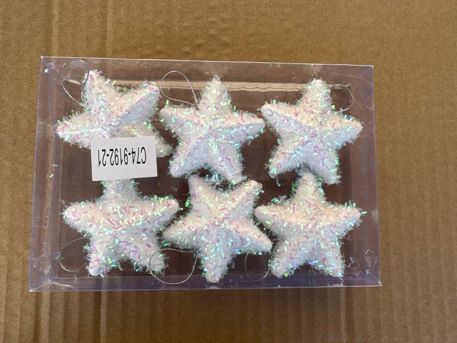 Янги йил арча ӯйинчоқлари.