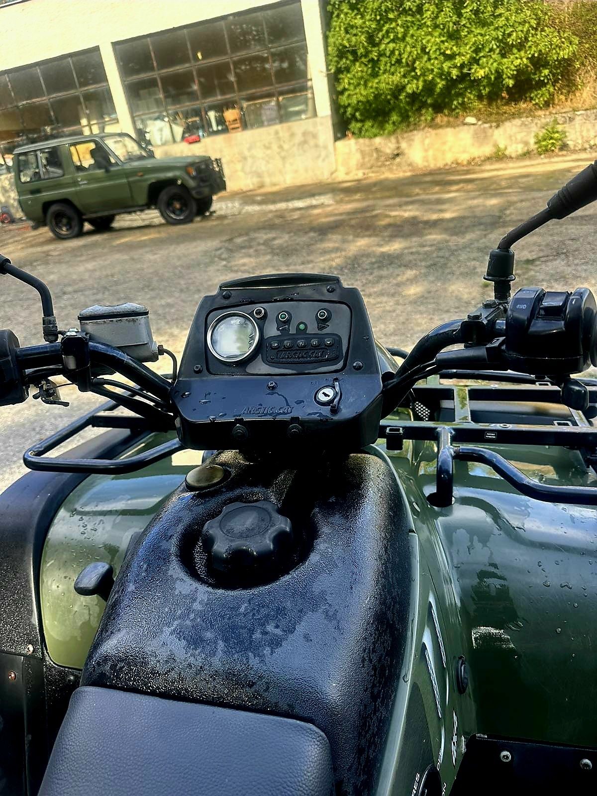 Продава се ATV Artic Cat 4x4 - Отлично Състояние!