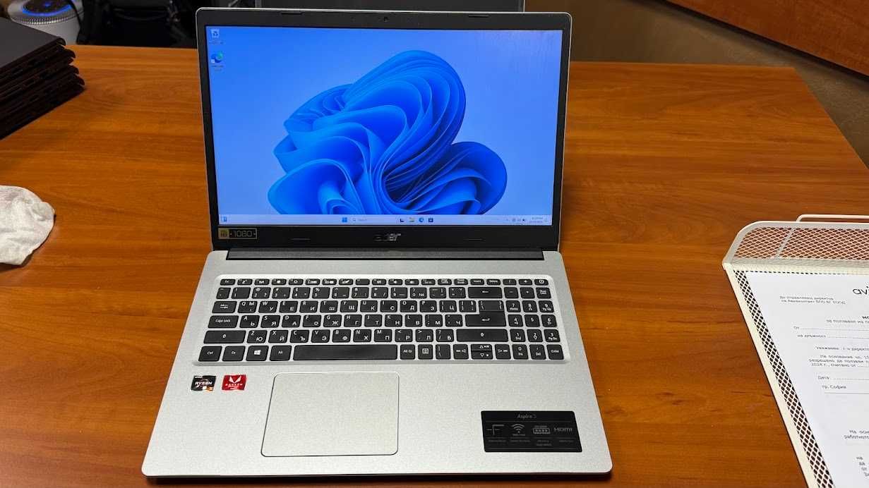 Лаптоп Dell Vostro 3515 и Acer Aspire 3 A315-23