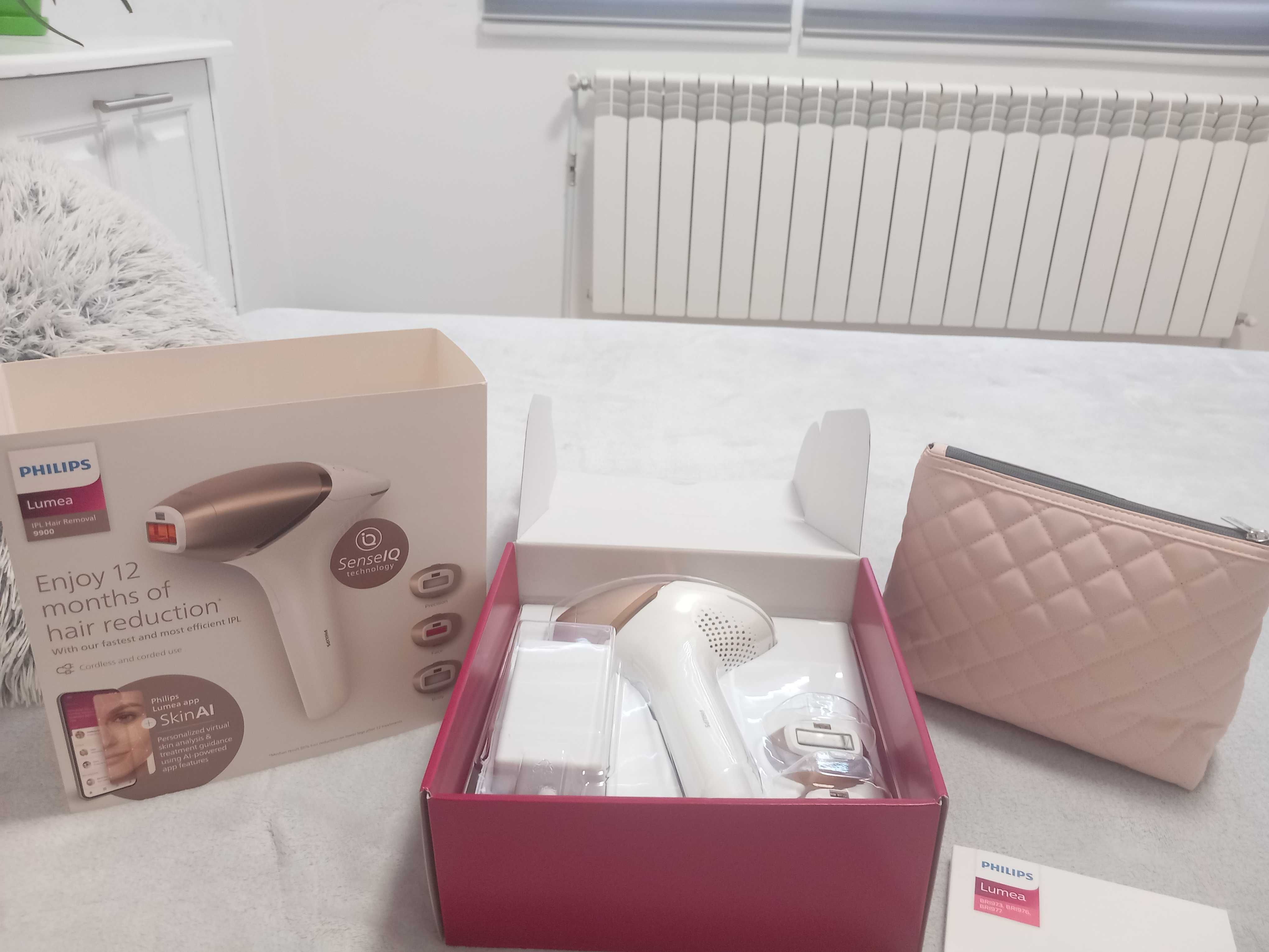 Фотоепилатор Philips Lumea 9900