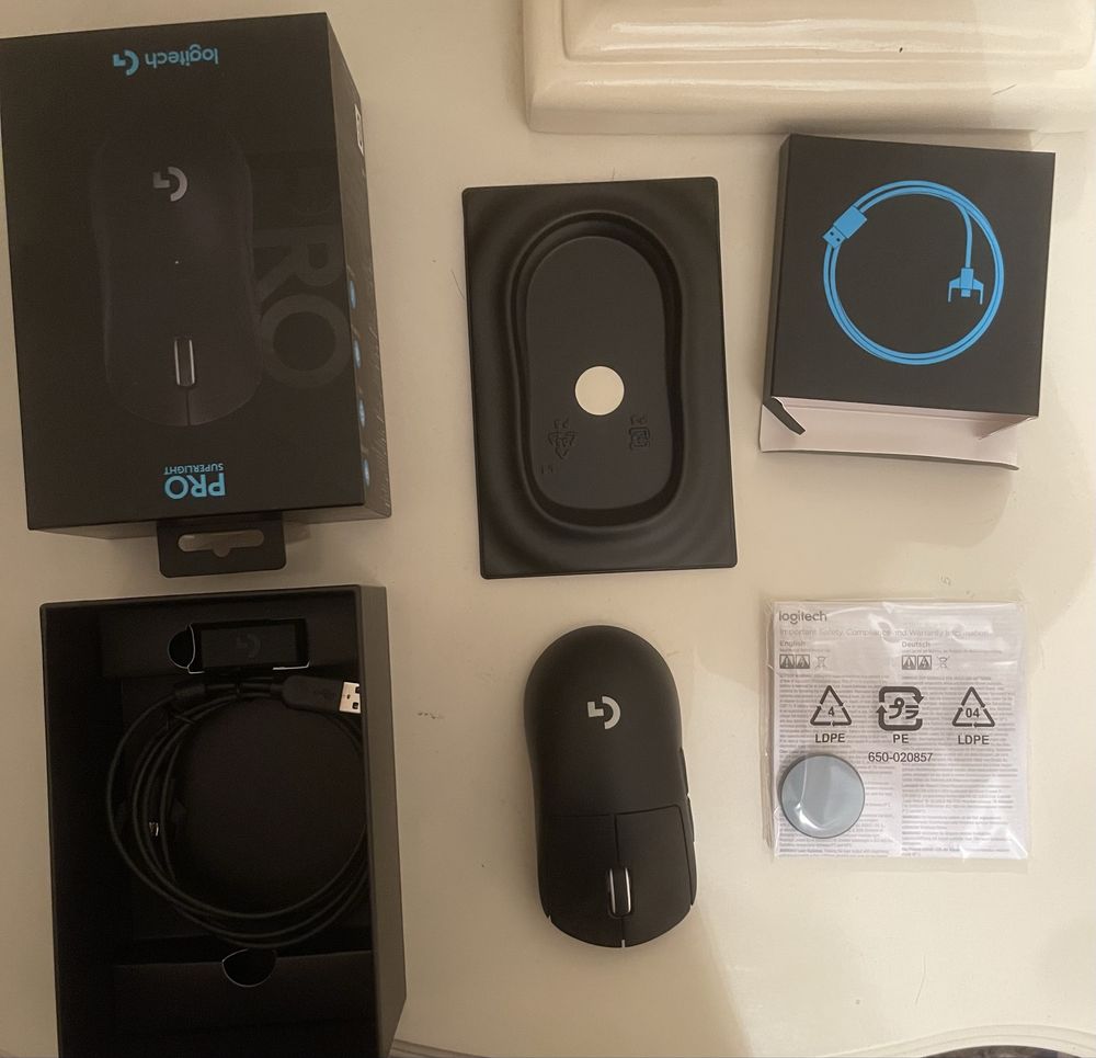 Мышь Logitech Pro X Superlight черный