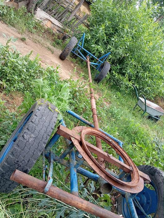 Vând căruță  cu roți de aro