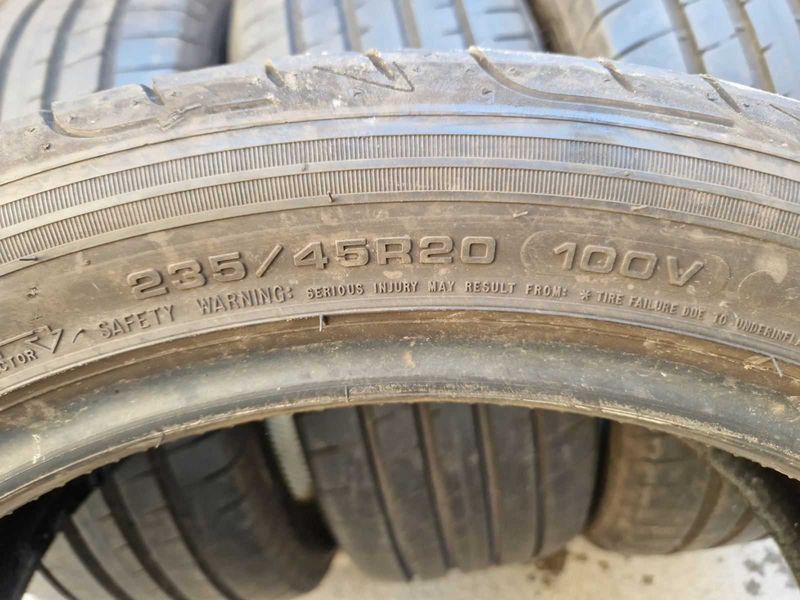 4 Goodyear R20 235/45
летни гуми SUV
DOT4823