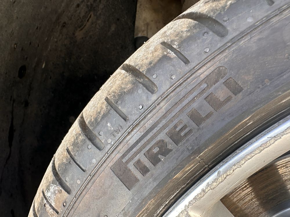 Джанти 18 5х112 с чисто нови летни гуми pireli