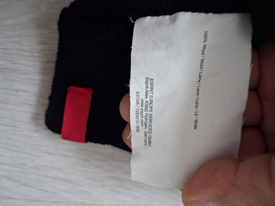 Vând Bluza de lână mărimea L Barbati