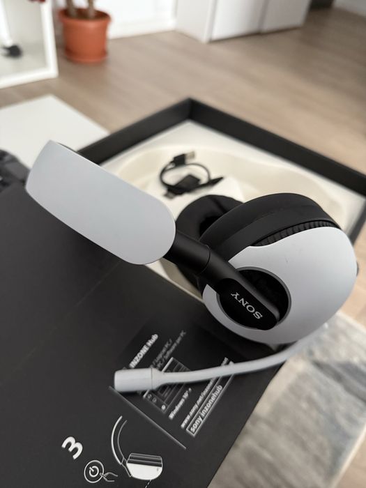 Vand casti wireless Sony INZONE H9 si camera HD