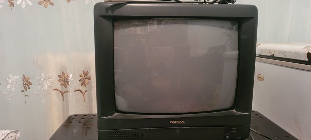 Продам телевизор Daewoo б/у