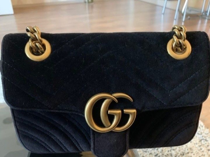Geanta catifea, super model import Italia, saculet ,etichetă incluse