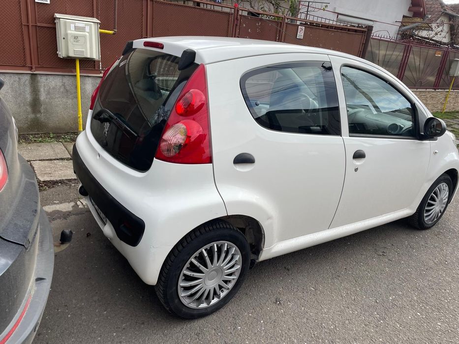 PEUGEOT 107 , 1.0 benzină , 2010
