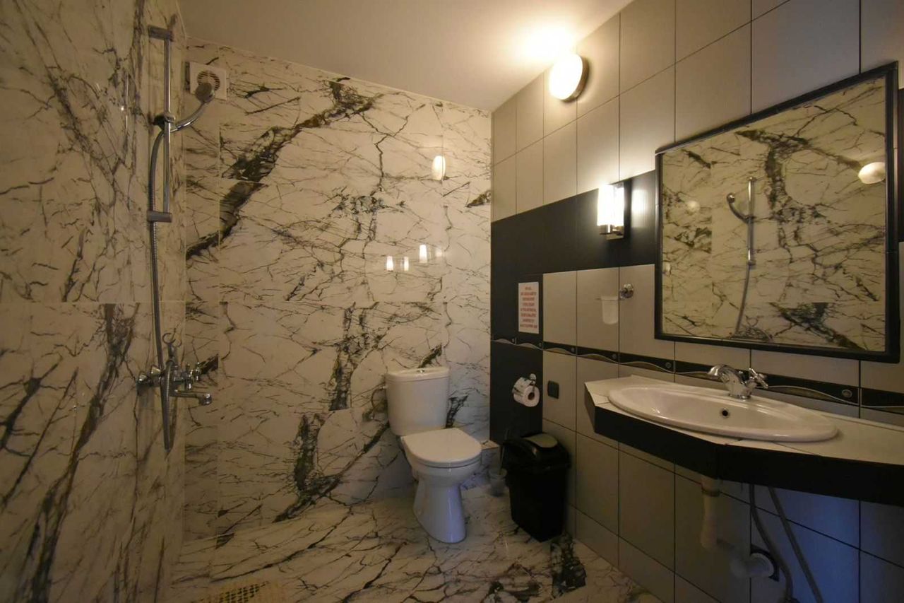 Продава се Къща в с. Бръчковци, Област Велико Търново - 520 кв.м за 1443 €/кв.м - Снимка #17