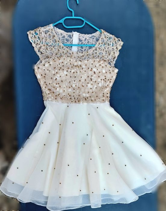 Rochie seara cu broderie S/M impecabila