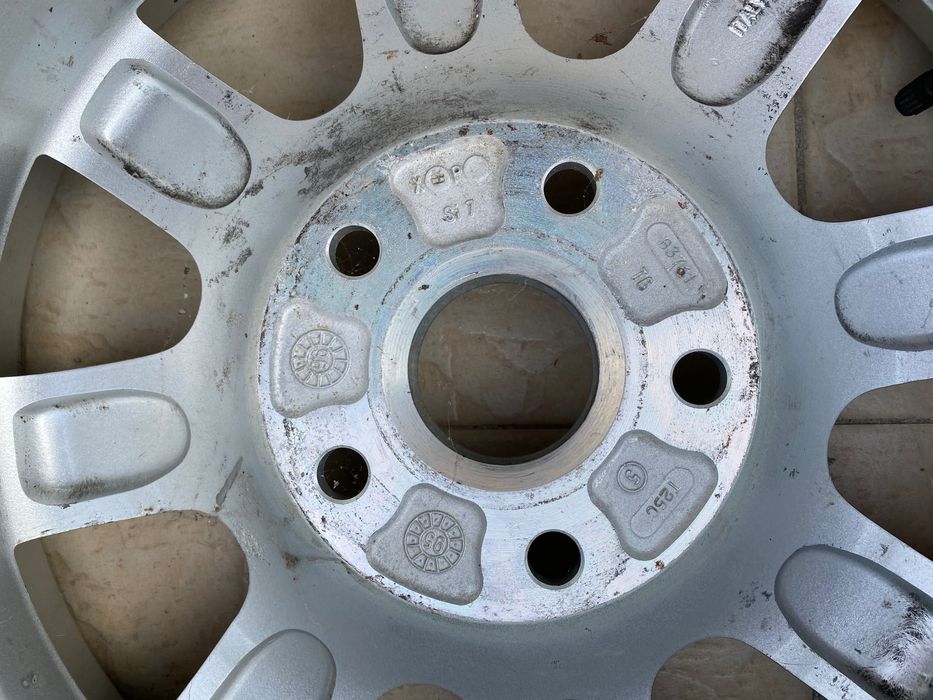 Джанта алуминиева джанти 7Jx15” с гума 205/60/15” за Ауди Audi