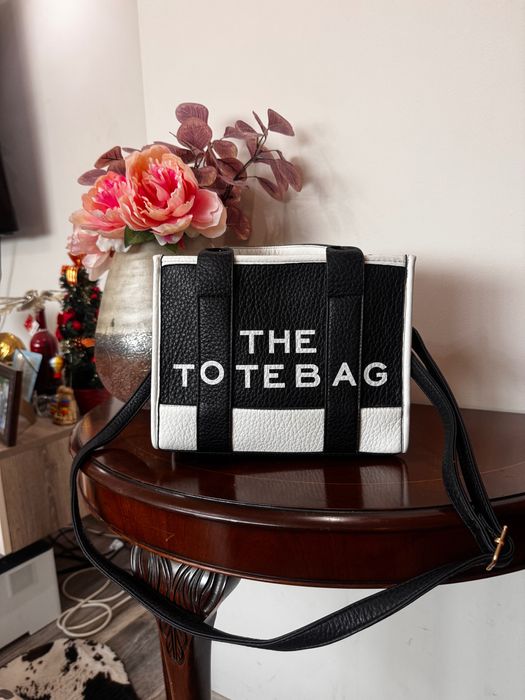 The tote bag чанта