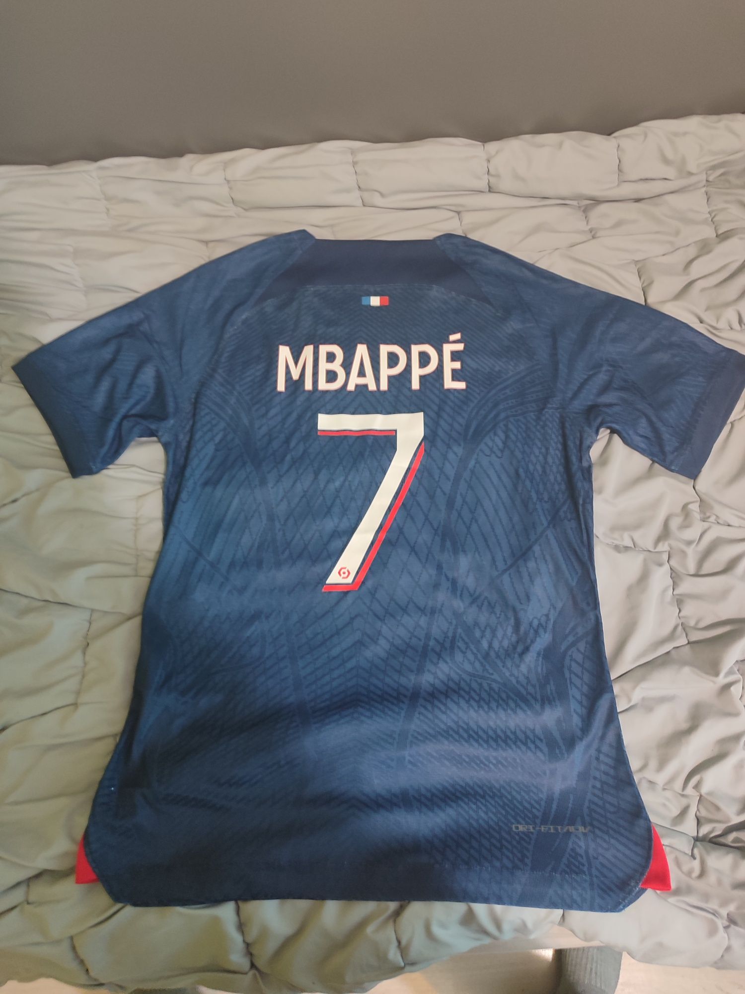 Оригинална тениска на Mbappe #7 psg kit 23/24 home