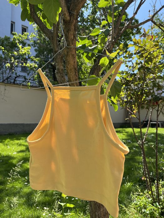 Nike жълт потник/ crop top