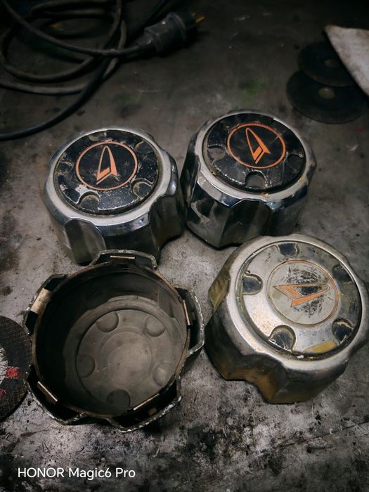 Капачки за daihatsu feroza