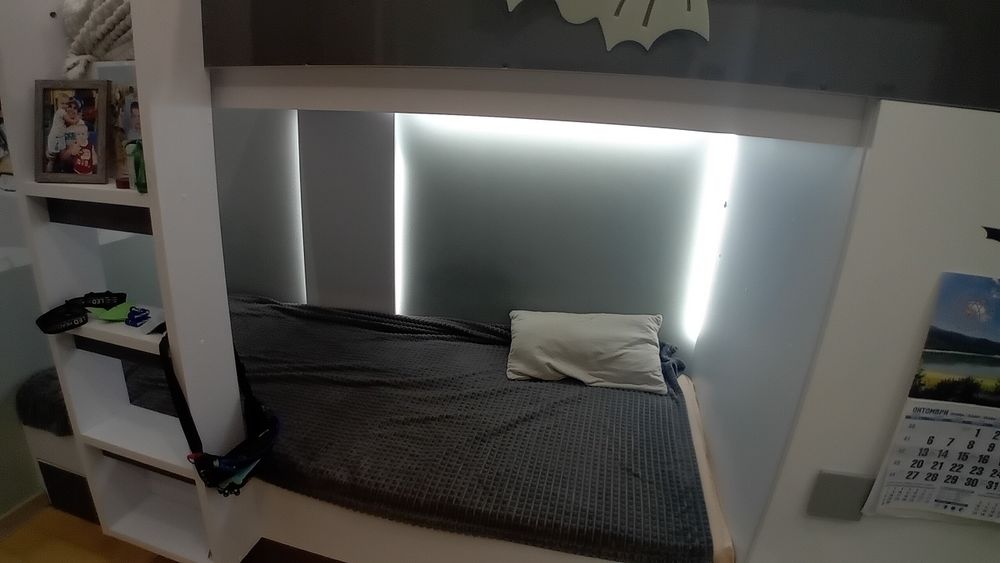 Двуетажно легло с три матрака