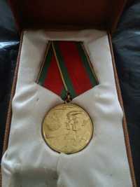 Medalie din 1962 : in cinstea incheierii colectivizarii agriculturii.