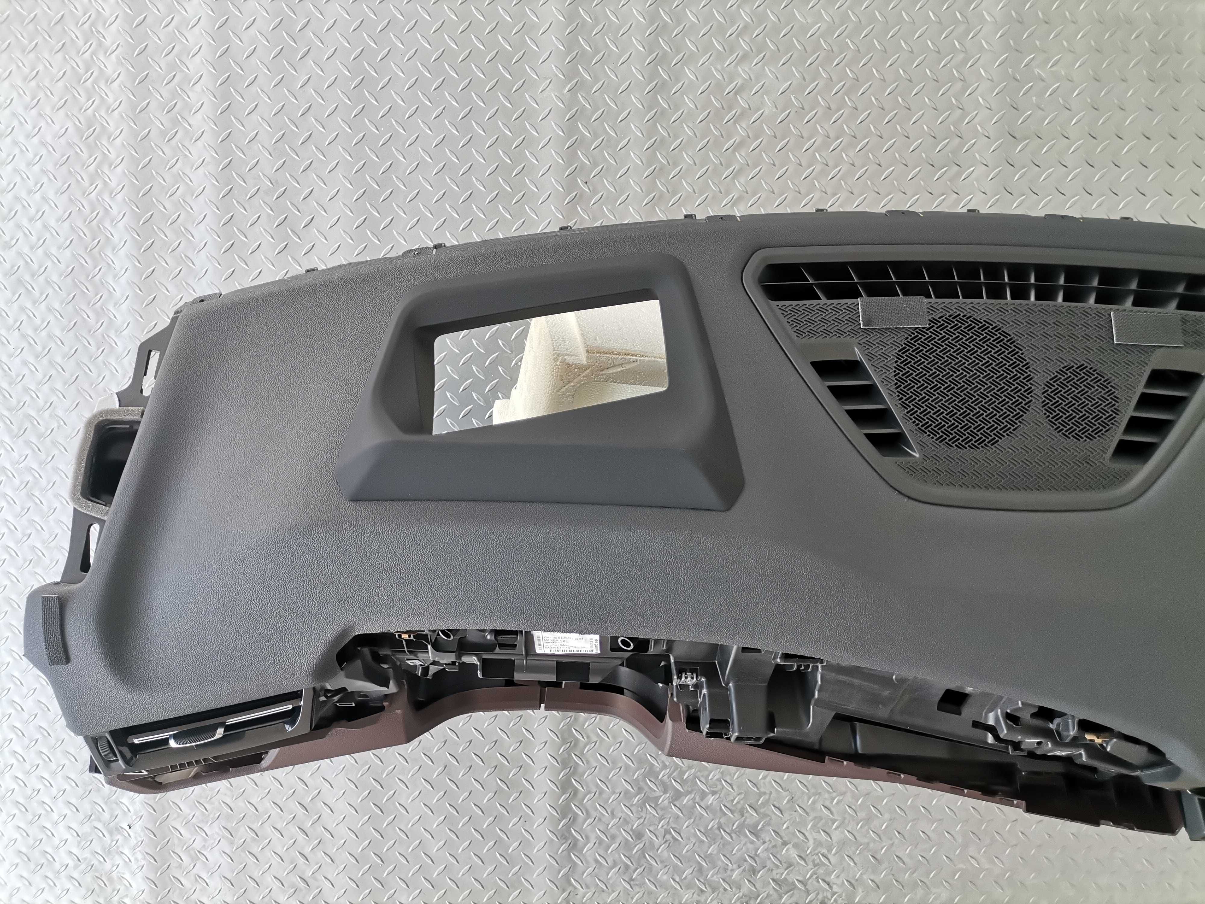 Ново Табло BMW X2 U10 X1 U11 iX1 iX2 HUD Черно + Mokka