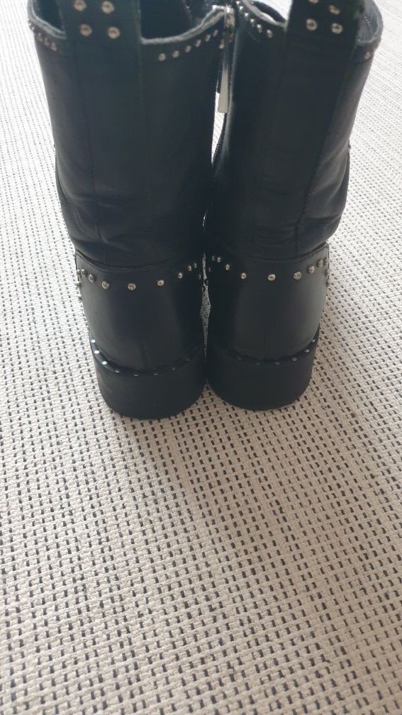Ghete piele Zara
