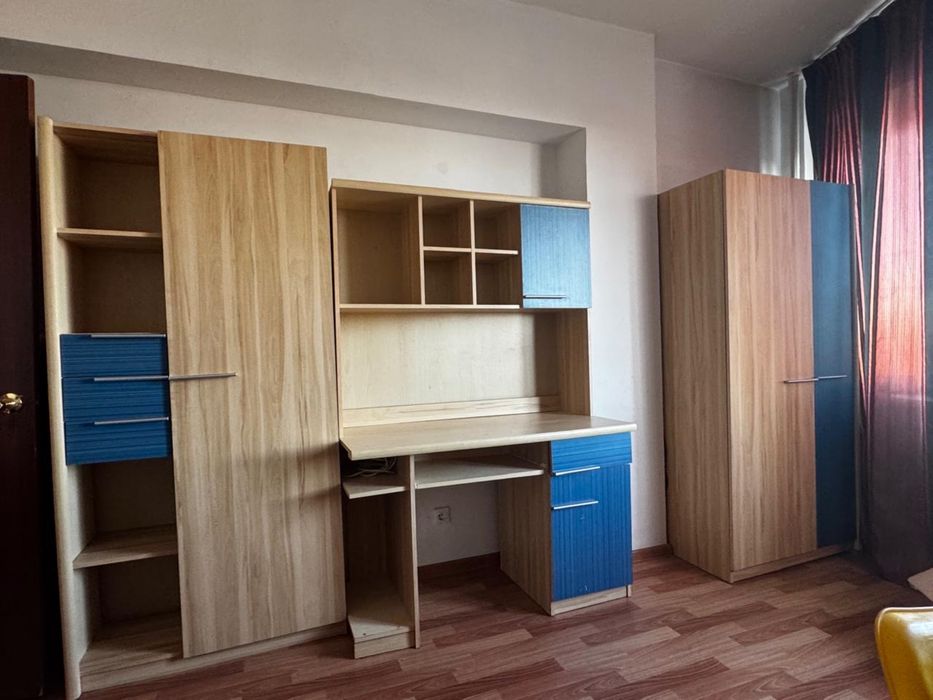 Школьный гарнитур , шкаф , стенка , полки , компьютерный стол
