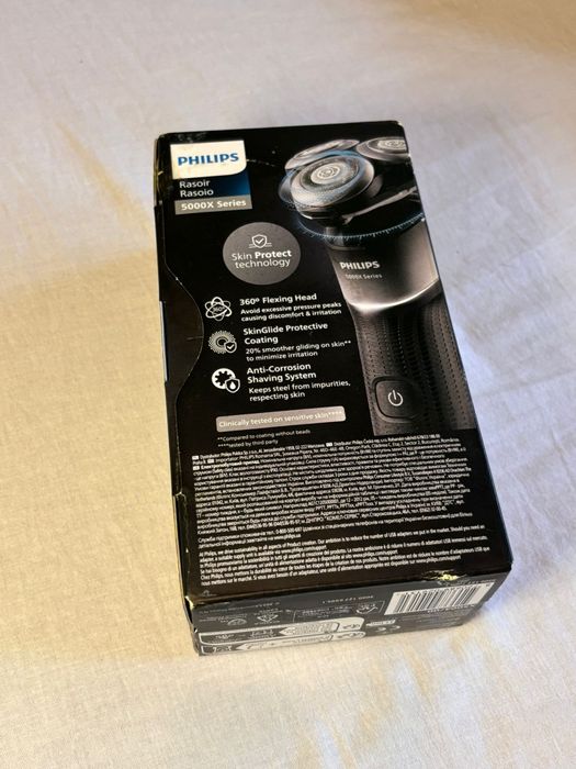 Aparat ras Philips Series 5000 Wet&Dry NOU, desigilat - Ras perfect