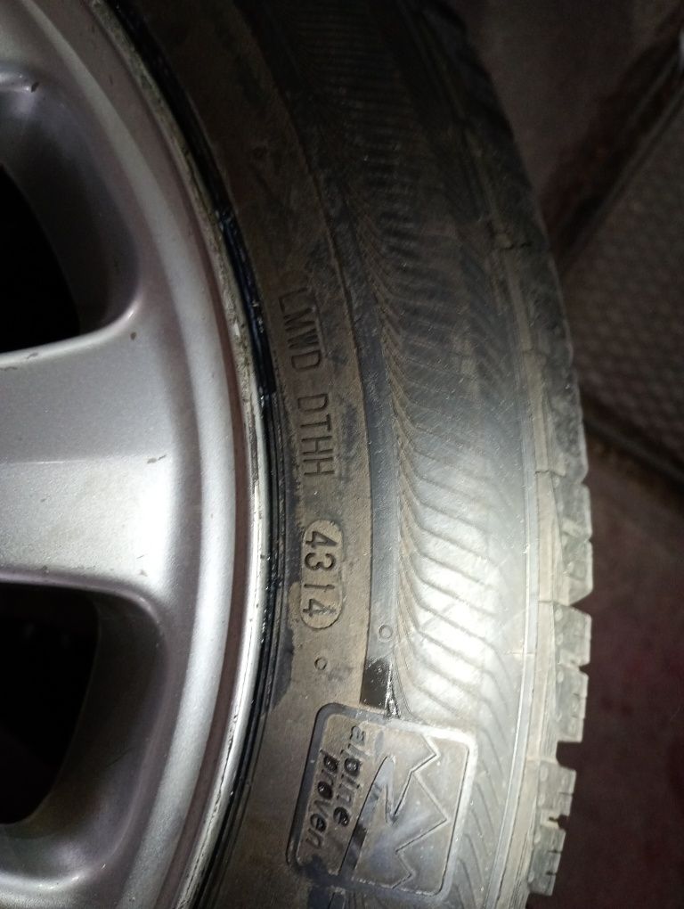 MERCEDES джанти със зимни гуми 205/50/16 6J ET46 5x112 цо 66,6