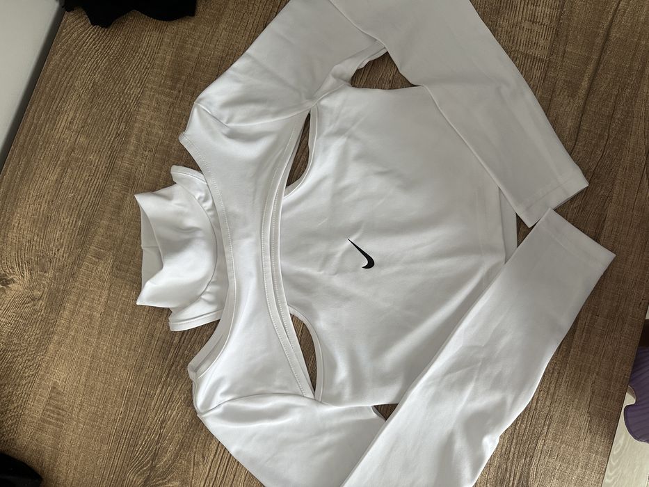 Продам лонгслив Nike, S размер