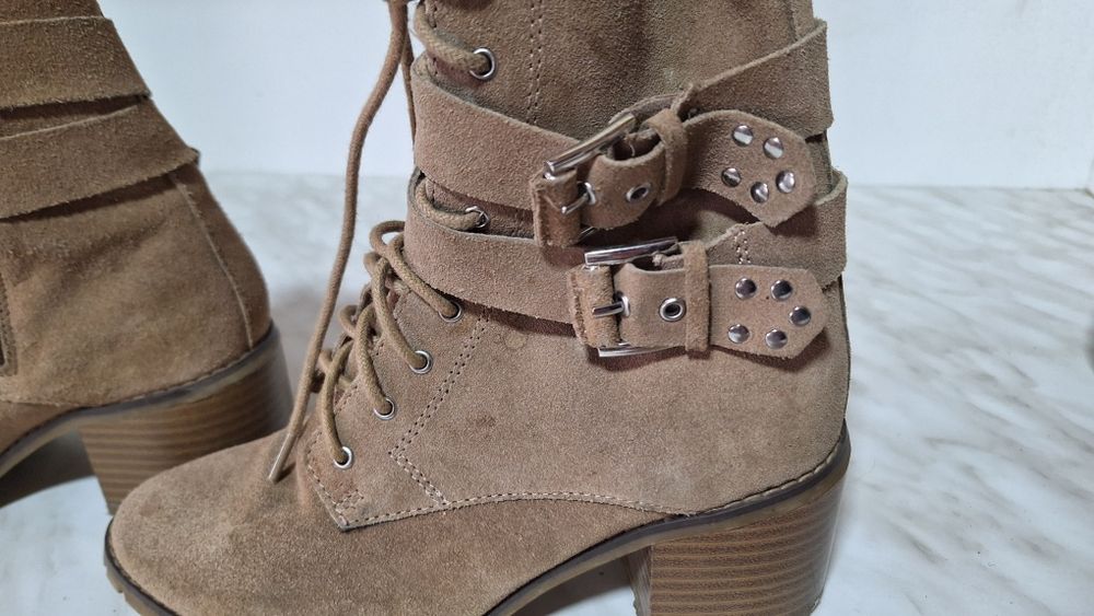 Ghete Stradivarius piele