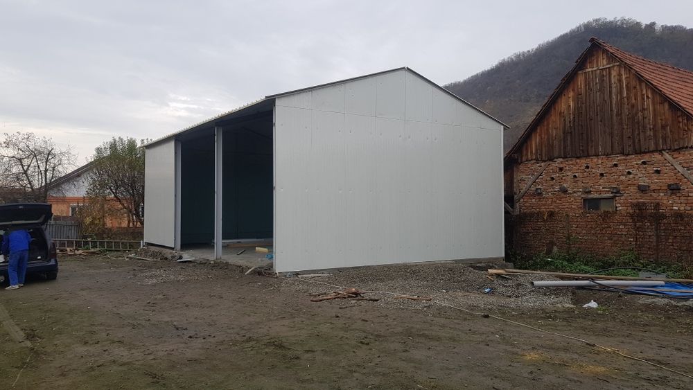 Vand hala metalica 8x17x4 cu panouri sandwich