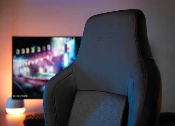 Игровое кресло 2E GAMING BASAN BK/RED
