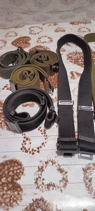 Продавам чисто нови Военни колани  зелени и черни  15лв на бройката