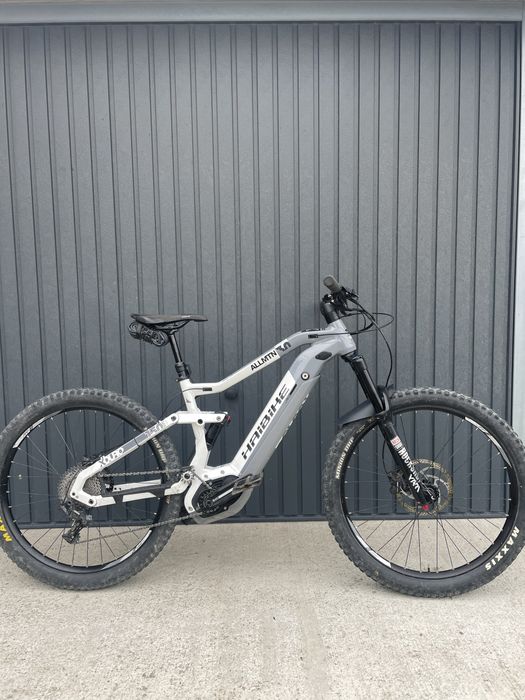 HaiBike Xduro cu doua baterii si incarcator marime M