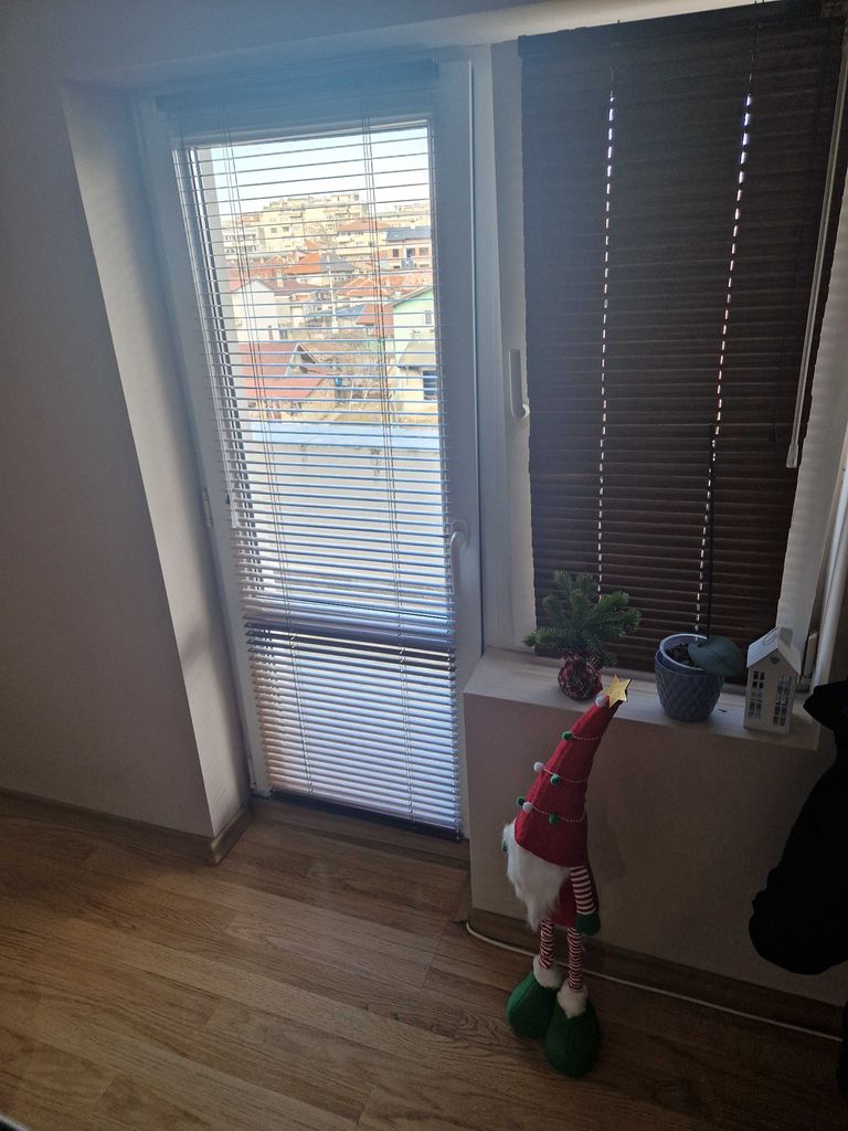 Продава се Двустаен апартамент в Добрич, Център - 70 кв.м за 933 €/кв.м - Снимка #4