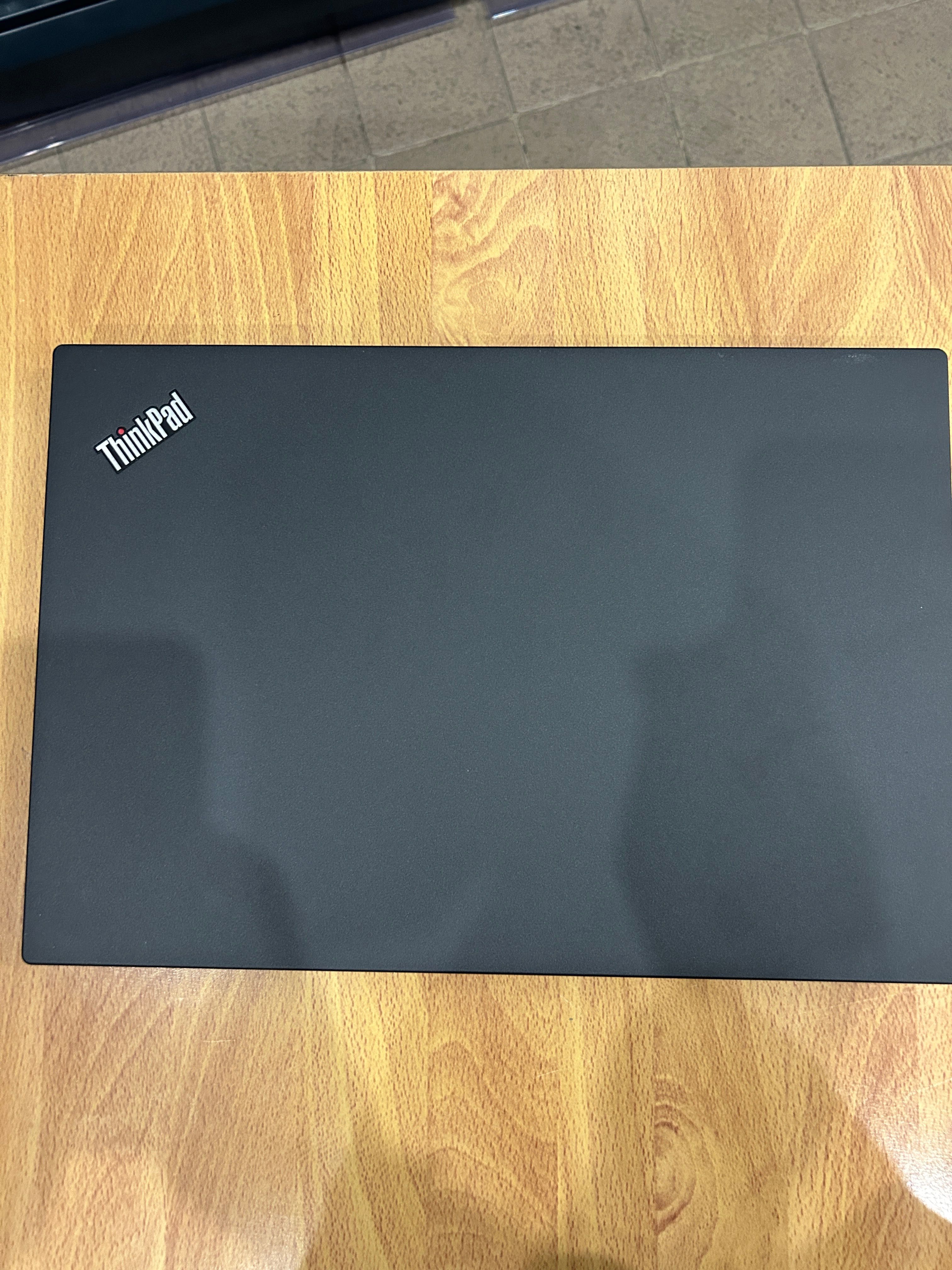 Лаптоп Lenovo T480s i7/24GB RAM/256GB с 3 месеца гаранция!