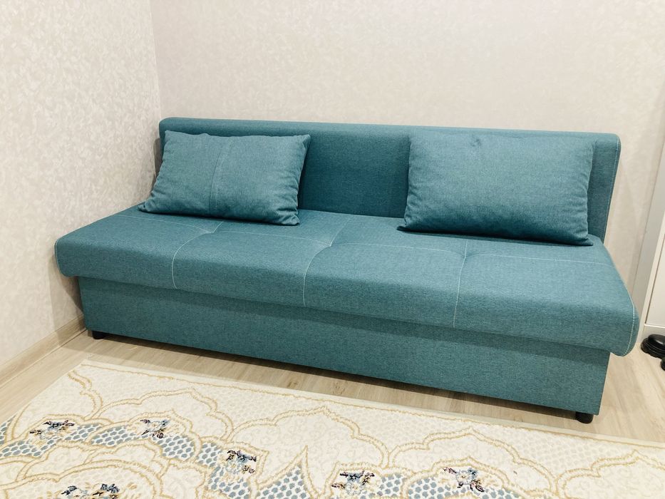 Продаётся диван. Состояние хорошее, чистый, без повреждений.