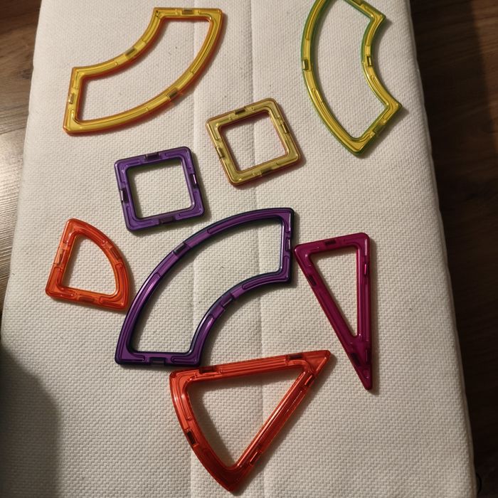 Piese magnetice cu placi cu numere/litere